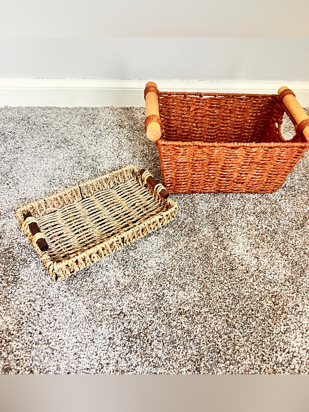 Lot of 2 - basket and tray